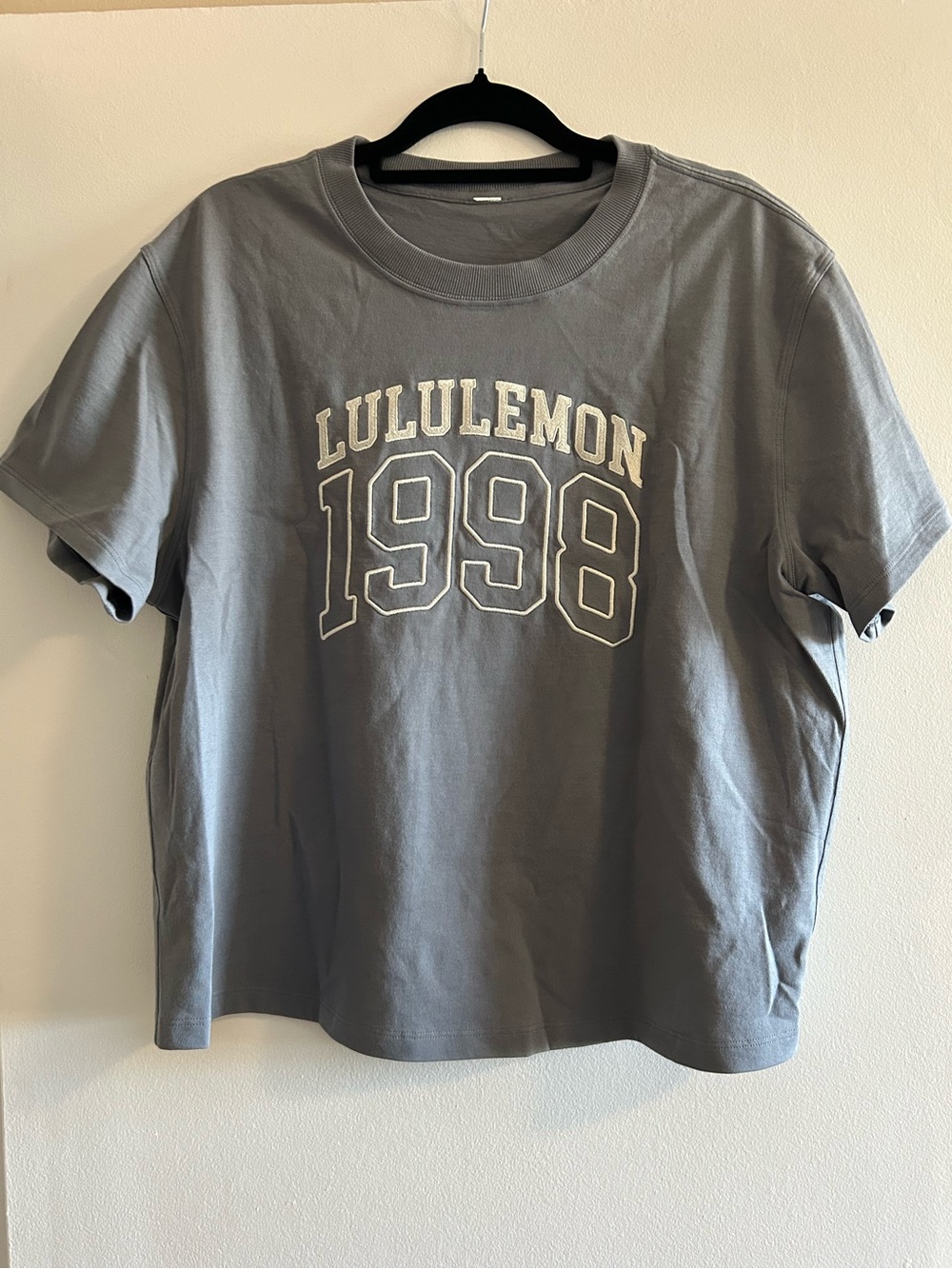 VINTAGE lululemon athletica Gray '1998' Short Sleeve Tee